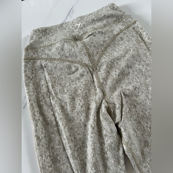 Gymshark washed khaki marl workout set NWT. Size XS Long sleeve top and leggings - Picture 9 of 10
